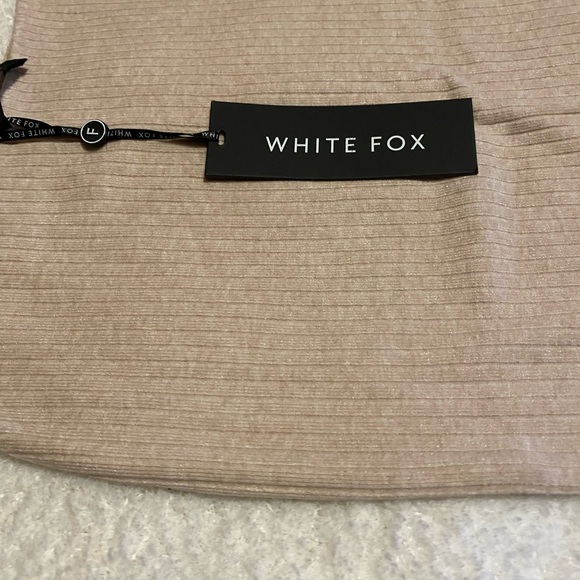 Women’s White Fox ribbed maxi skirt in Oatmeal. Size medium. Worn one time. - Picture 6 of 12